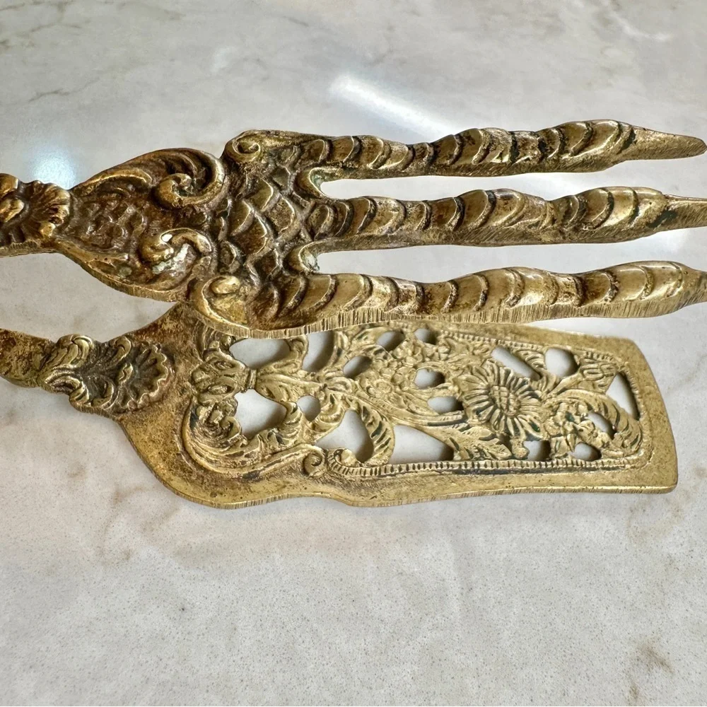 ELEGANT, BRASS SERVING TONGS, MARKED, BORDINI ITALY.